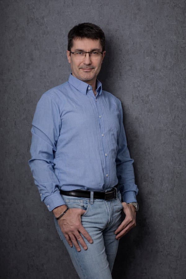 Csizi András mentálhigiénés szakember, képzésben lévő pár- és családterapeuta bemutatkozása